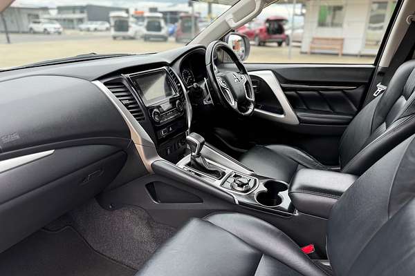 2019 Mitsubishi Pajero Sport Black Edition QE