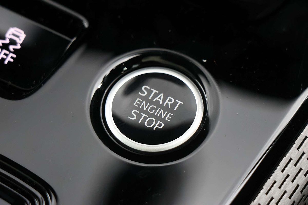 2025 Audi A5 e-hybrid S-Line B10