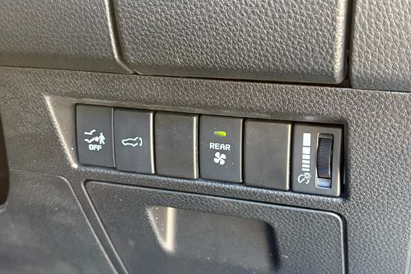 2024 Isuzu MU-X LS-T