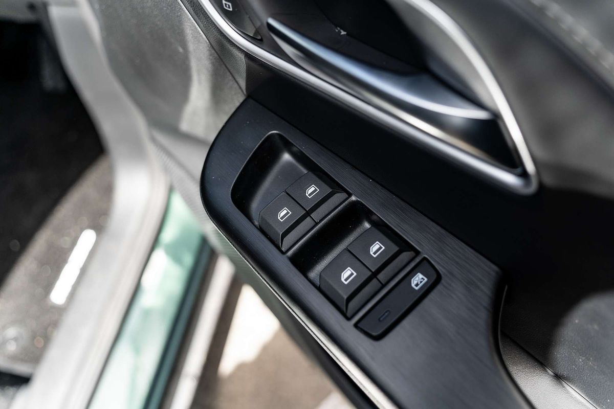 2025 MG ZS Essence ZS32