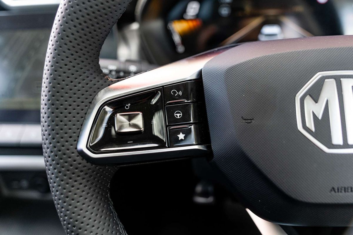 2025 MG ZS Essence ZS32