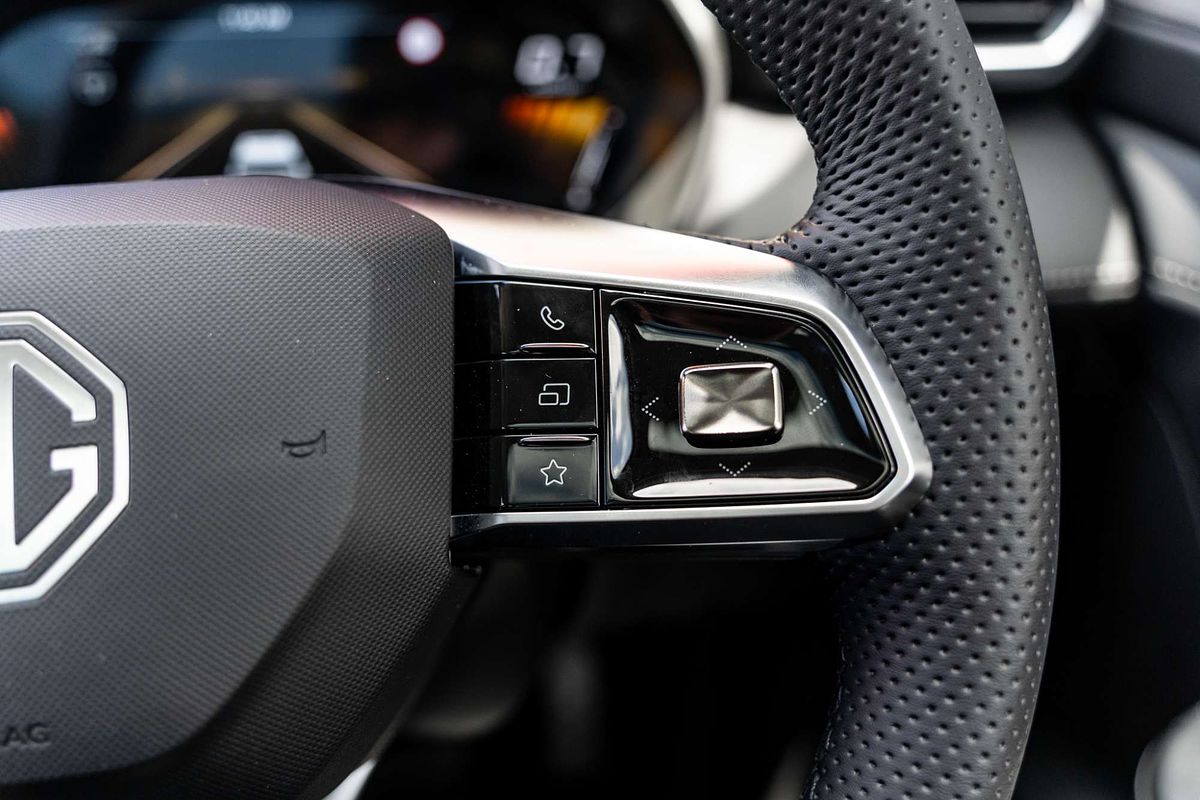 2025 MG ZS Essence ZS32