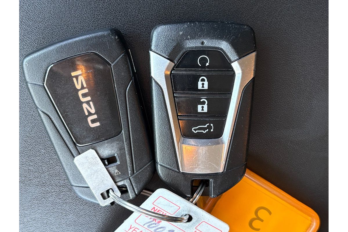 2023 Isuzu MU-X LS-T