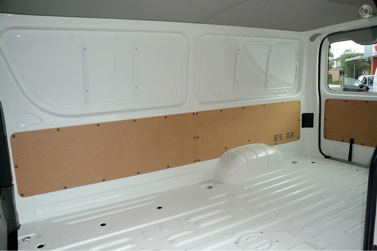 2013 Toyota Hiace TRH201R LWB