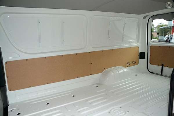 2013 Toyota Hiace TRH201R LWB