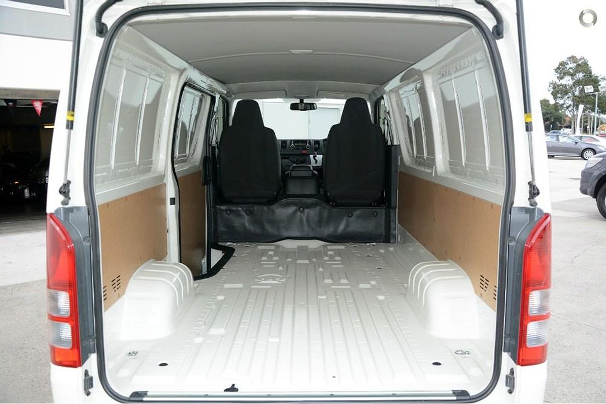 2013 Toyota Hiace TRH201R LWB