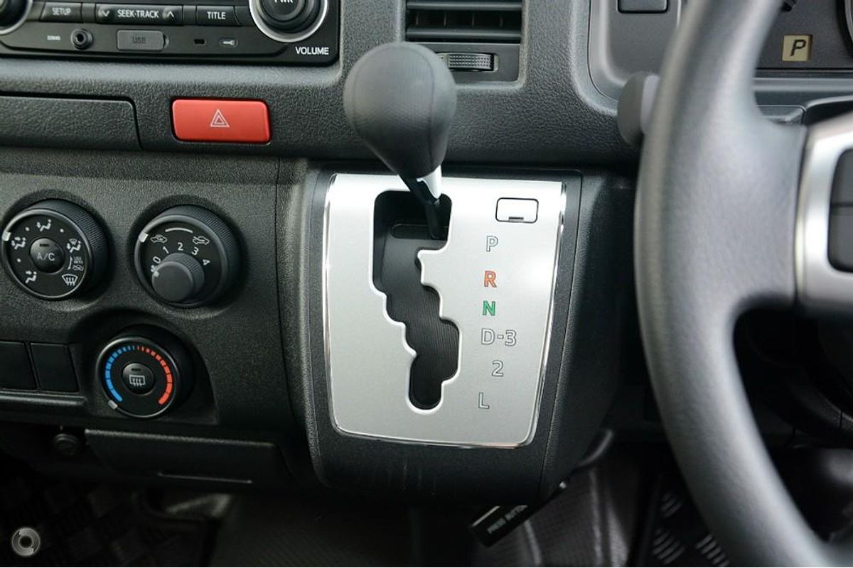 2013 Toyota Hiace TRH201R LWB