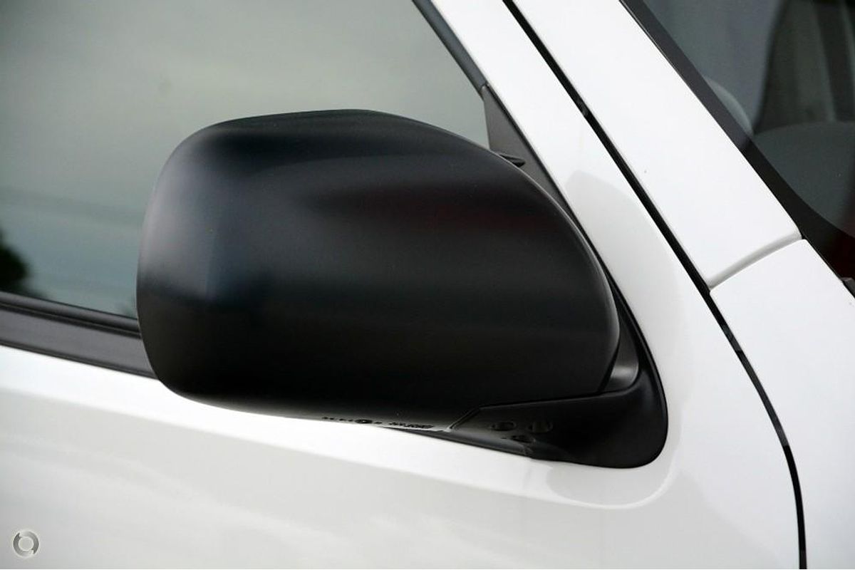 2013 Toyota Hiace TRH201R LWB