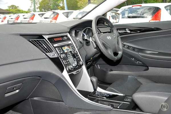 2011 Hyundai i45 Premium YF