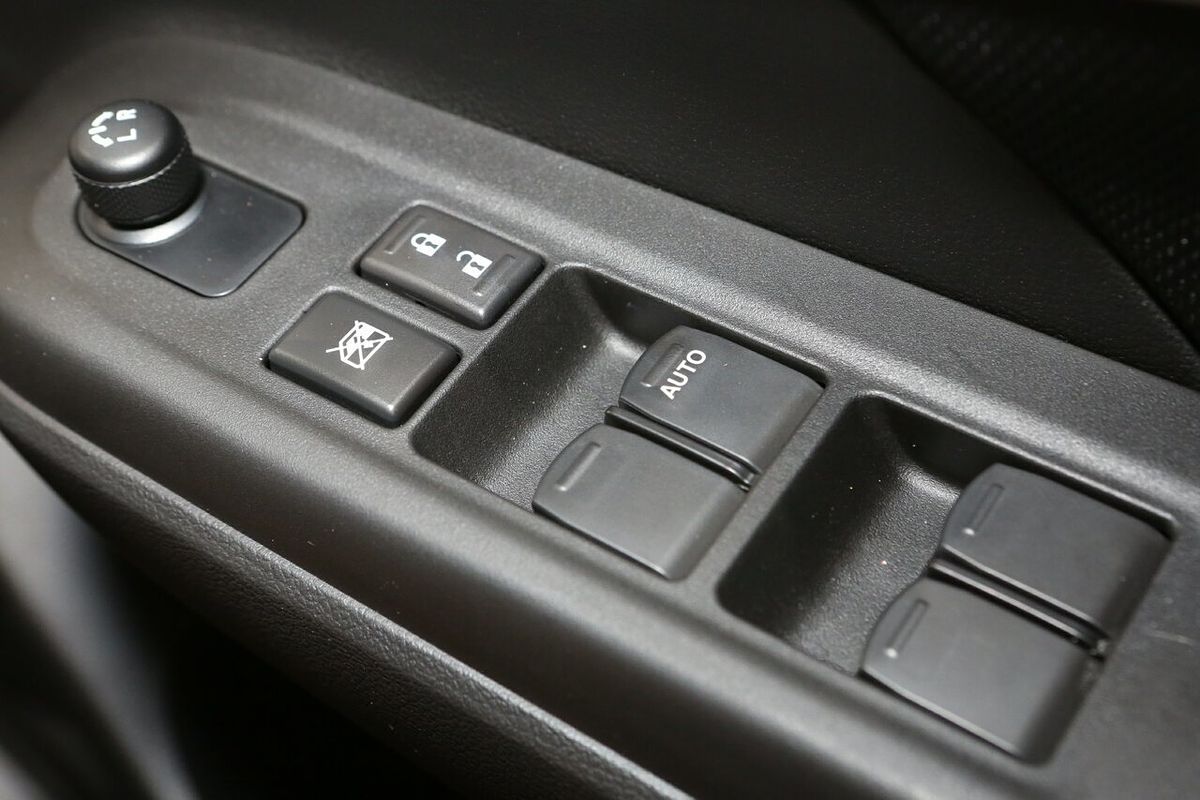 2024 Suzuki Swift Hybrid UZ