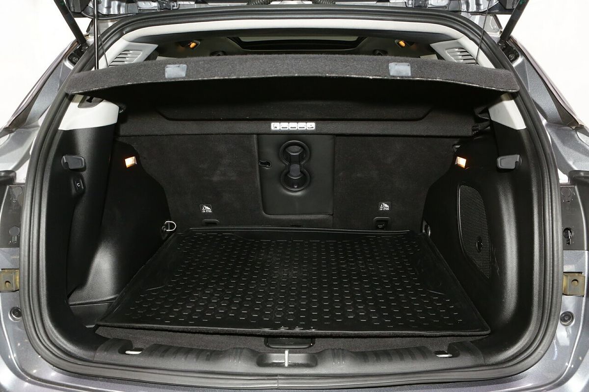 2022 Jeep Compass Trailhawk M6