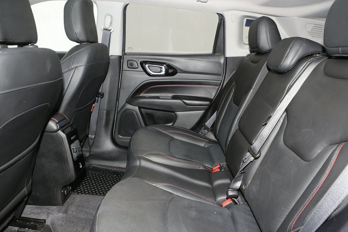 2022 Jeep Compass Trailhawk M6