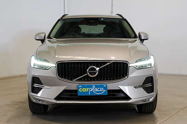 2022 Volvo XC60 B5 Momentum