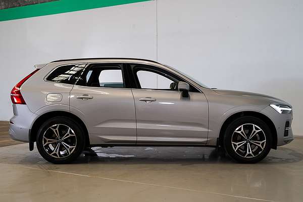 2022 Volvo XC60 B5 Momentum