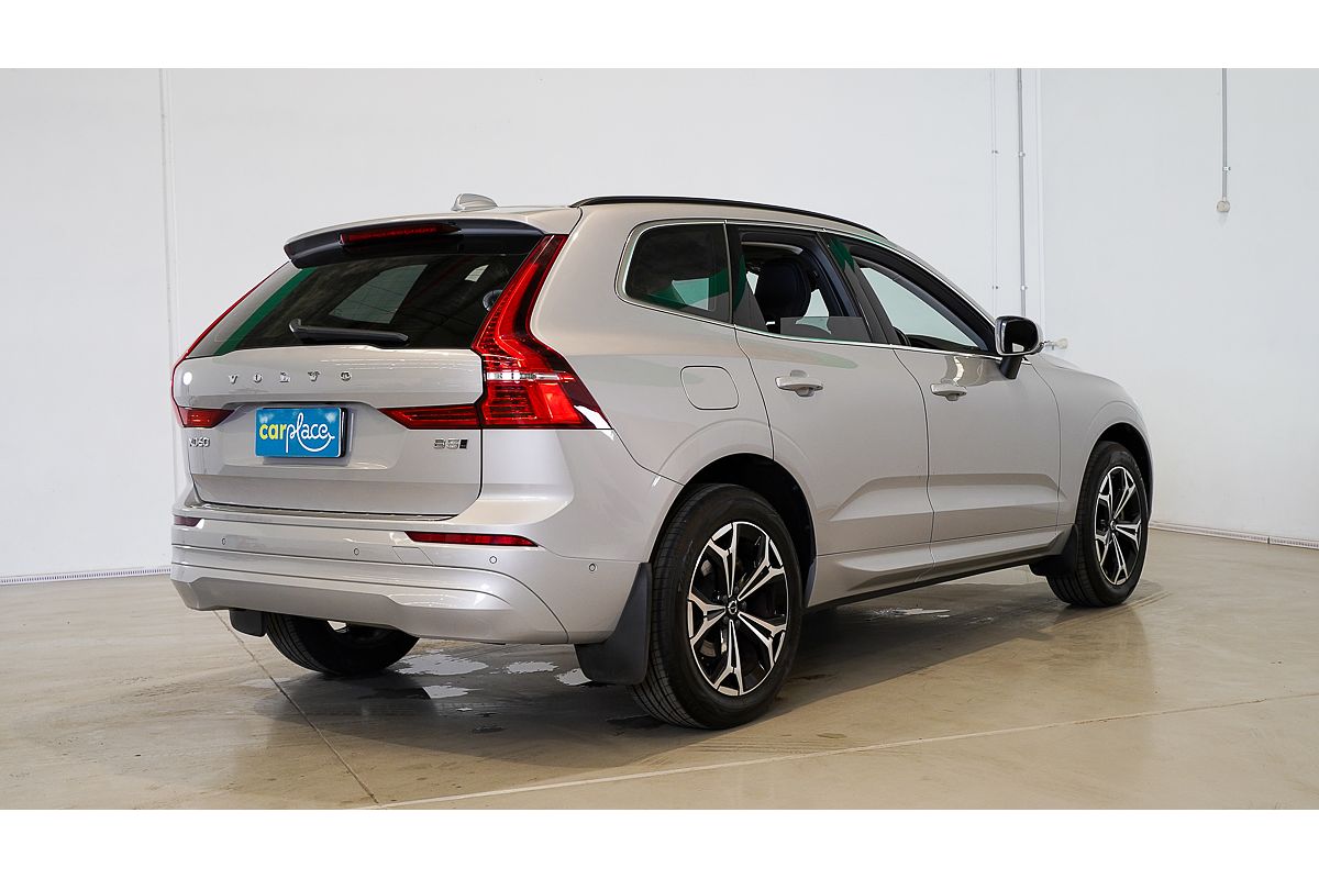 2022 Volvo XC60 B5 Momentum