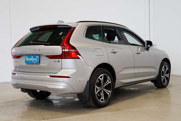 2022 Volvo XC60 B5 Momentum