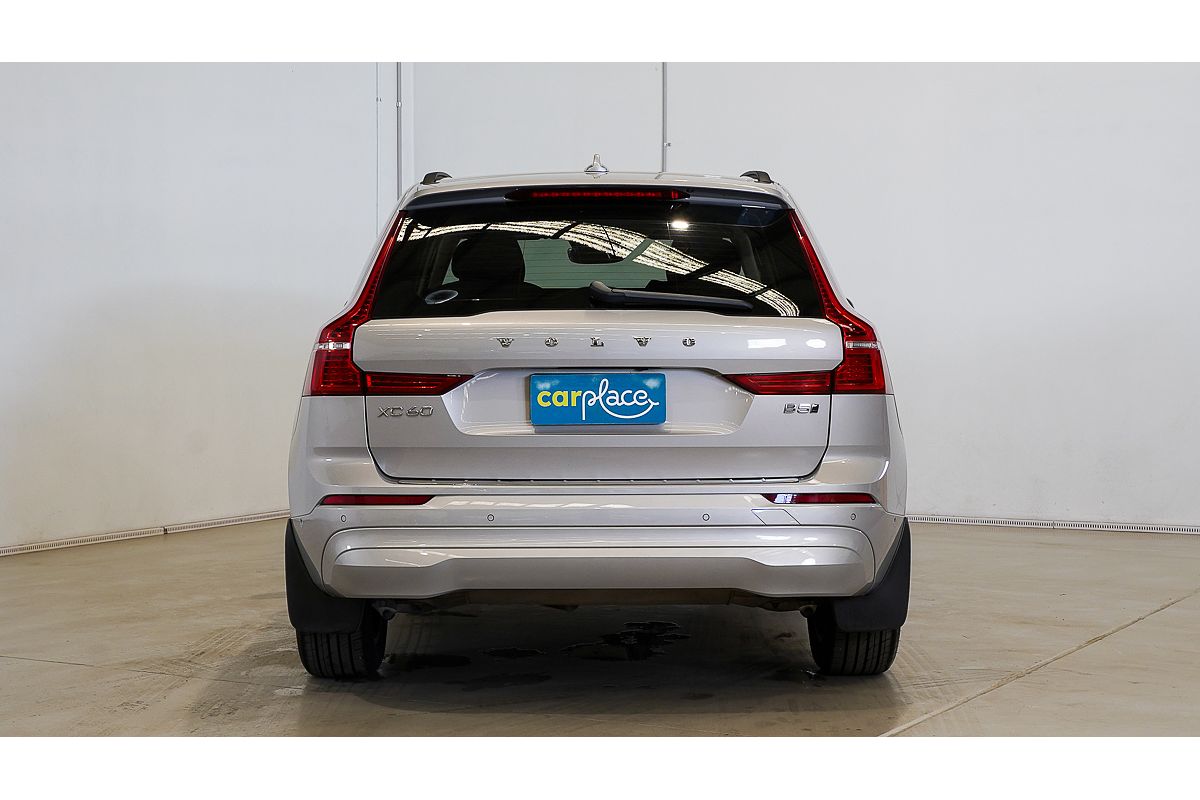 2022 Volvo XC60 B5 Momentum