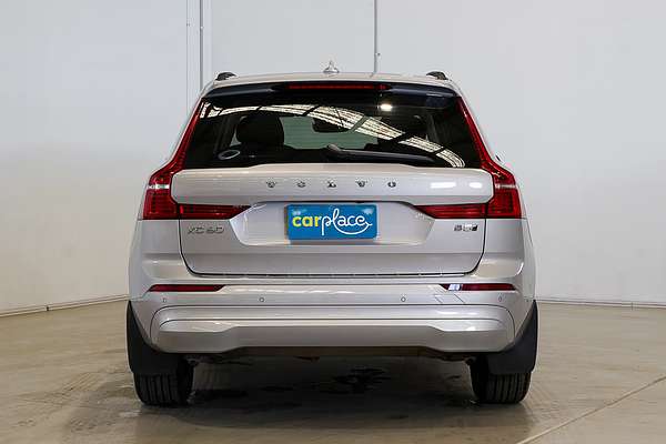 2022 Volvo XC60 B5 Momentum