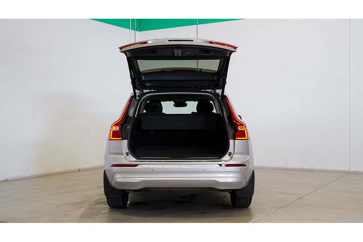 2022 Volvo XC60 B5 Momentum