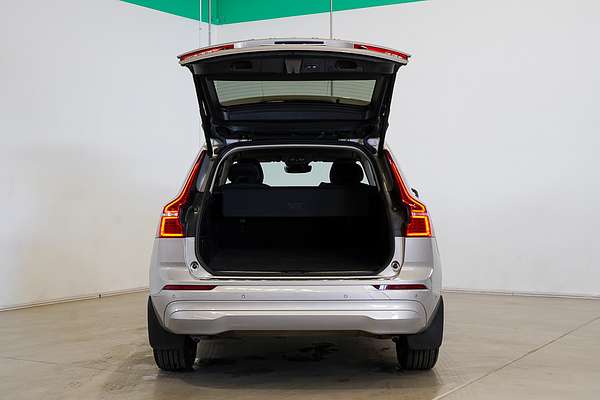 2022 Volvo XC60 B5 Momentum