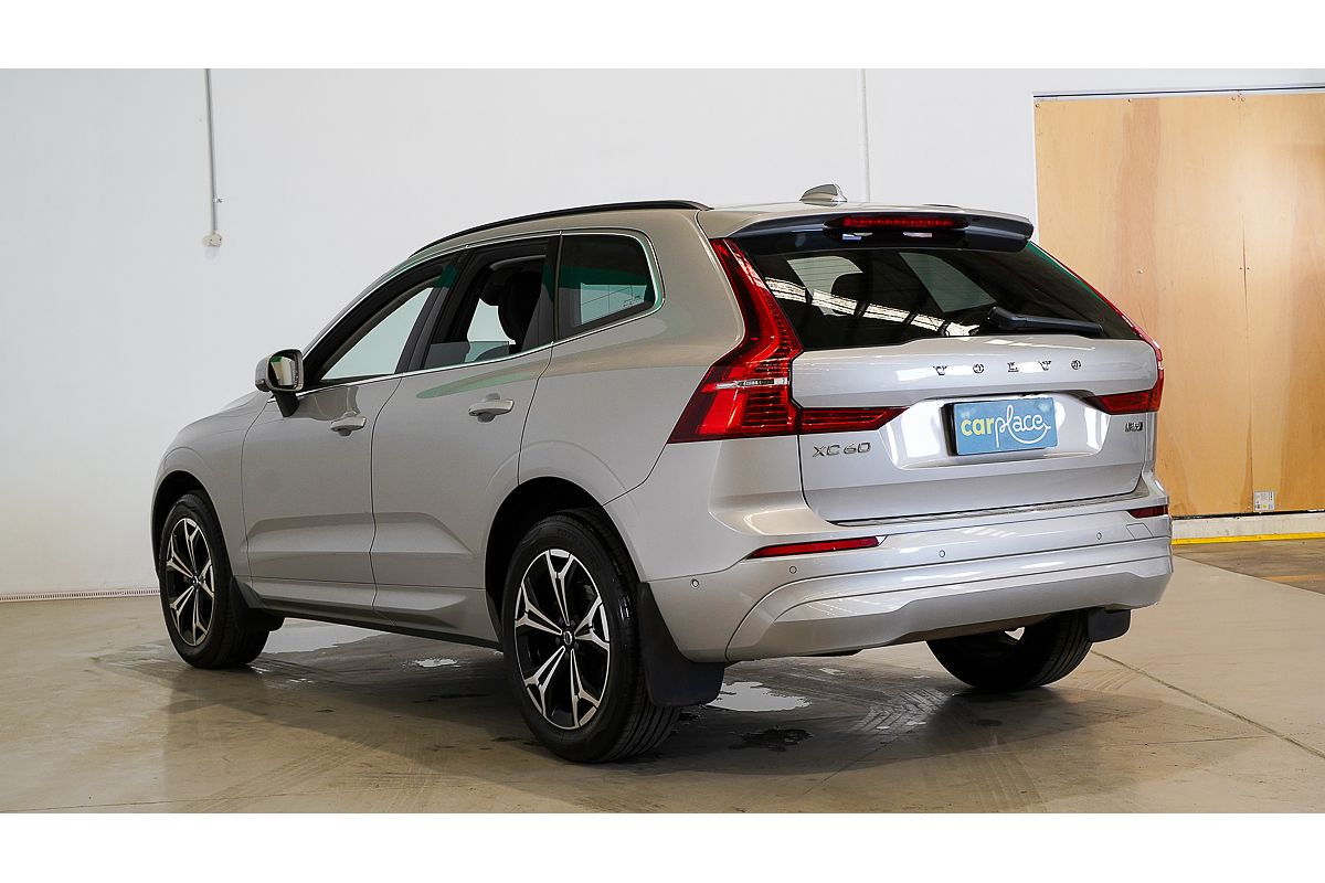 2022 Volvo XC60 B5 Momentum