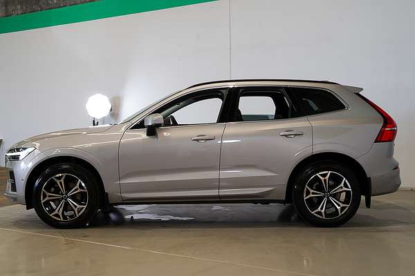 2022 Volvo XC60 B5 Momentum