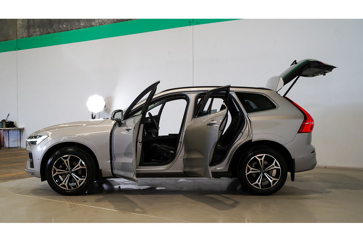 2022 Volvo XC60 B5 Momentum