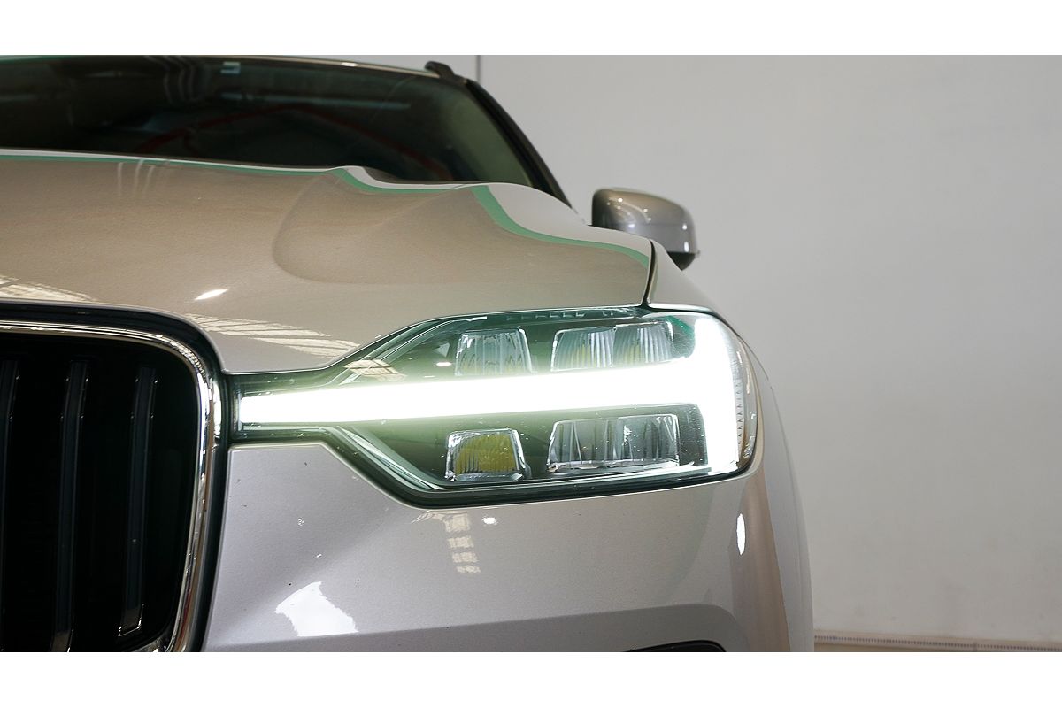 2022 Volvo XC60 B5 Momentum