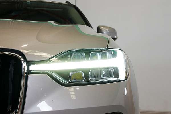 2022 Volvo XC60 B5 Momentum