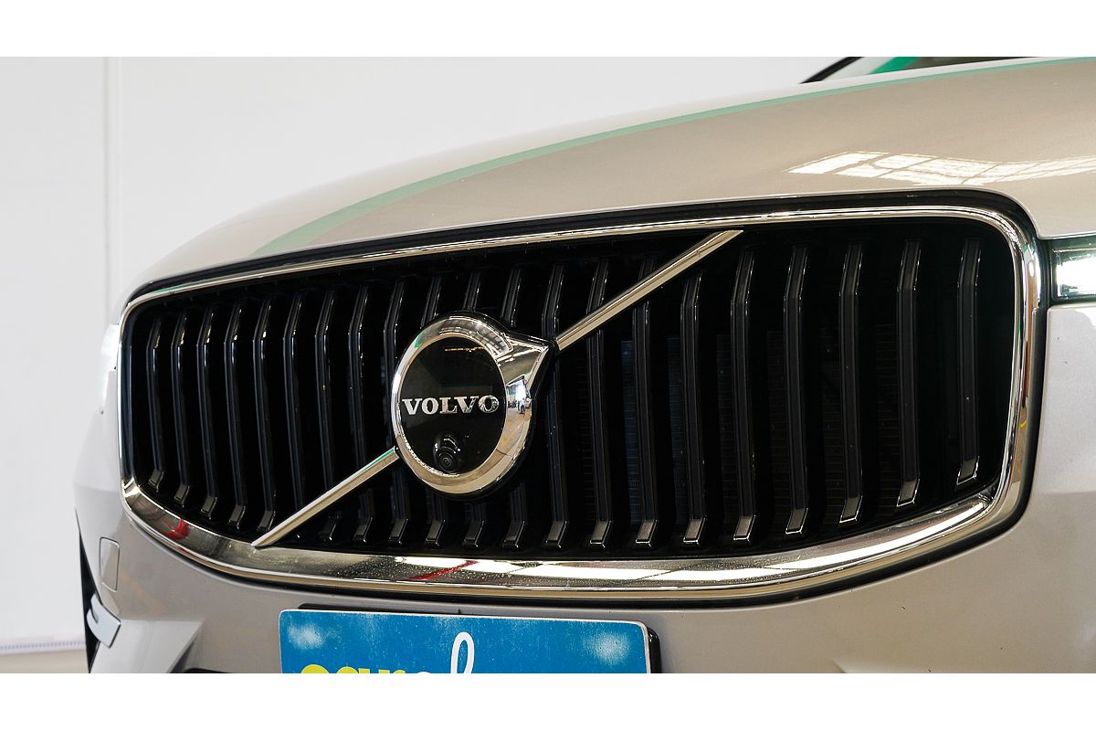 2022 Volvo XC60 B5 Momentum