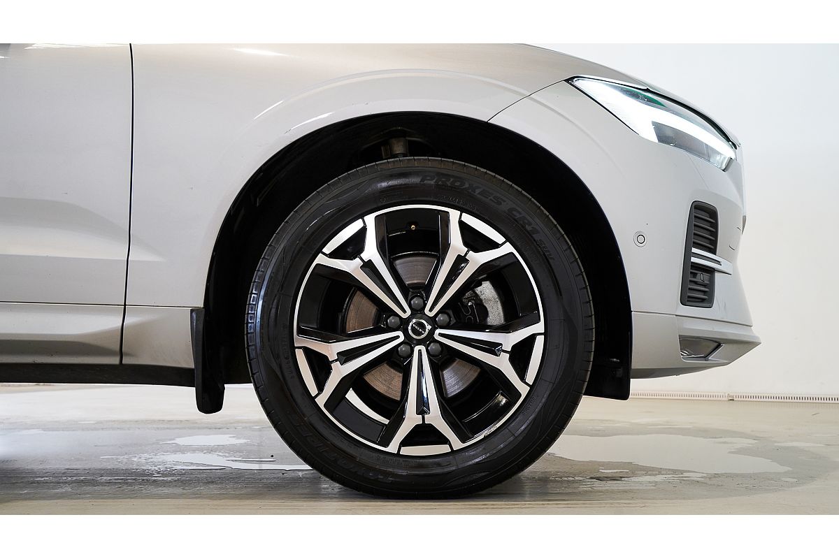 2022 Volvo XC60 B5 Momentum