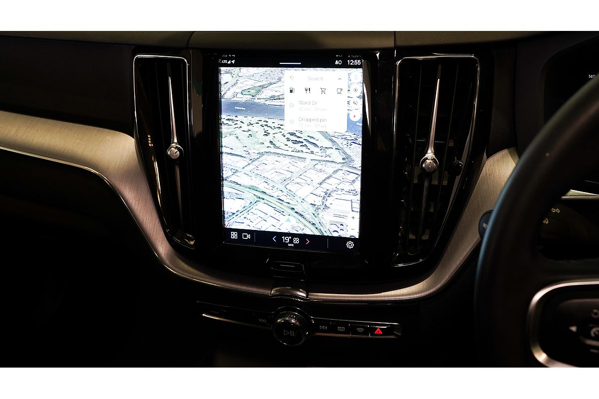 2022 Volvo XC60 B5 Momentum