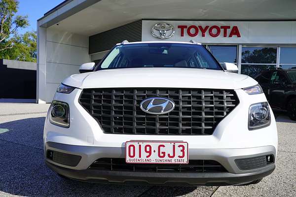 2022 Hyundai Venue VENUE  SNW5D261