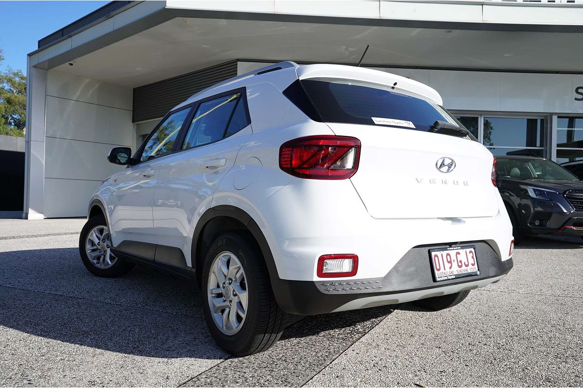 2022 Hyundai Venue VENUE  SNW5D261