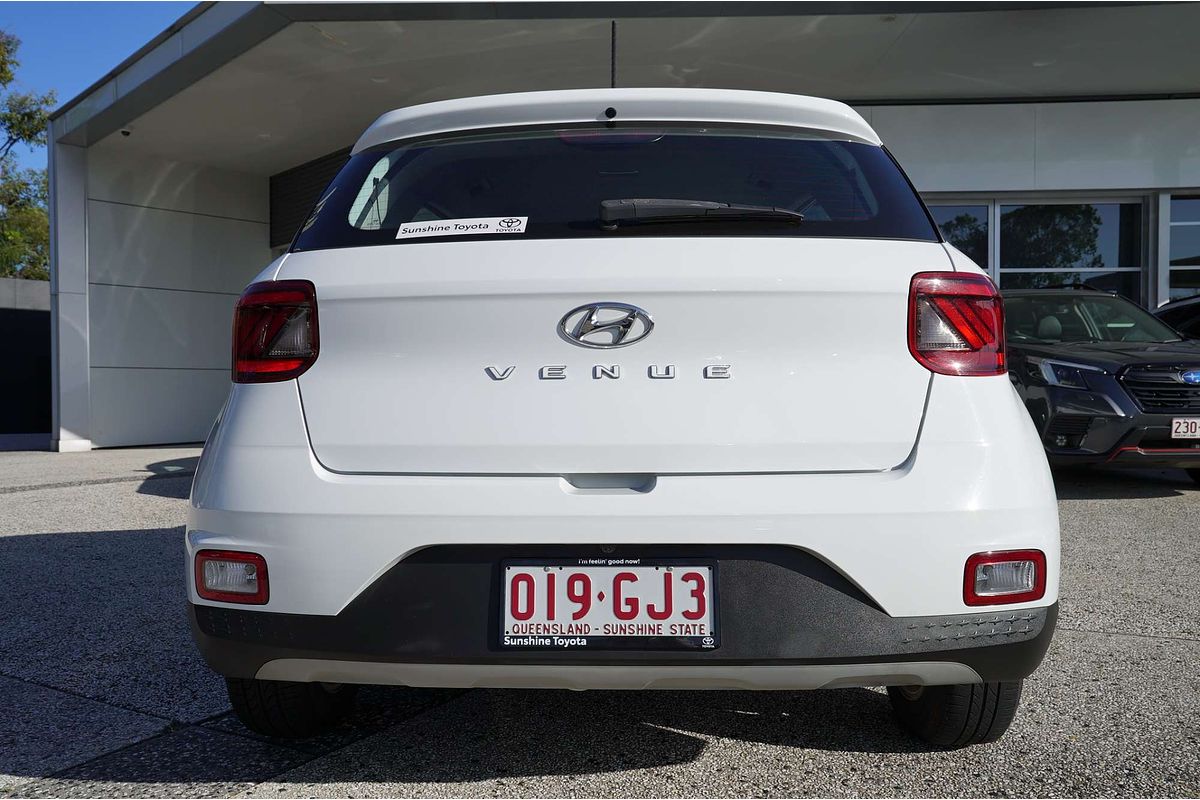 2022 Hyundai Venue VENUE  SNW5D261