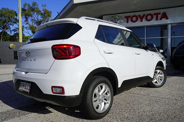 2022 Hyundai Venue VENUE  SNW5D261