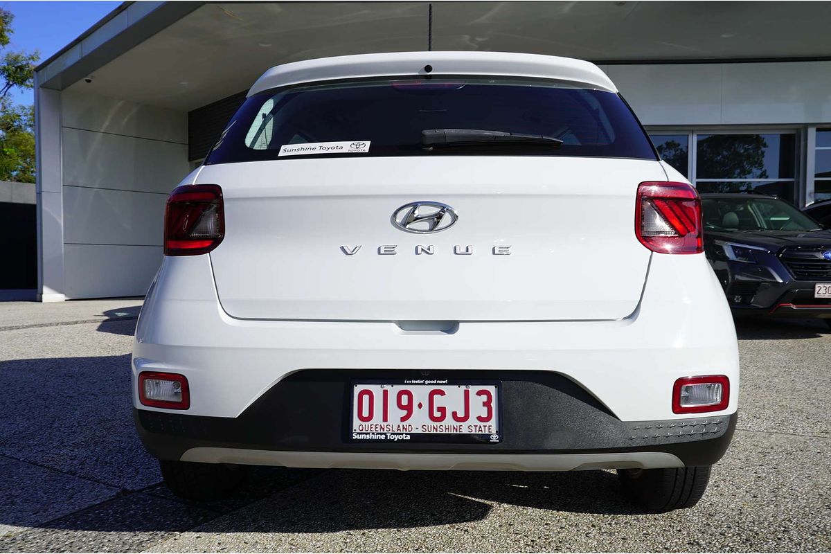 2022 Hyundai Venue VENUE  SNW5D261