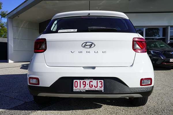 2022 Hyundai Venue VENUE  SNW5D261