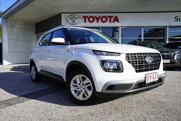 2022 Hyundai Venue VENUE  SNW5D261