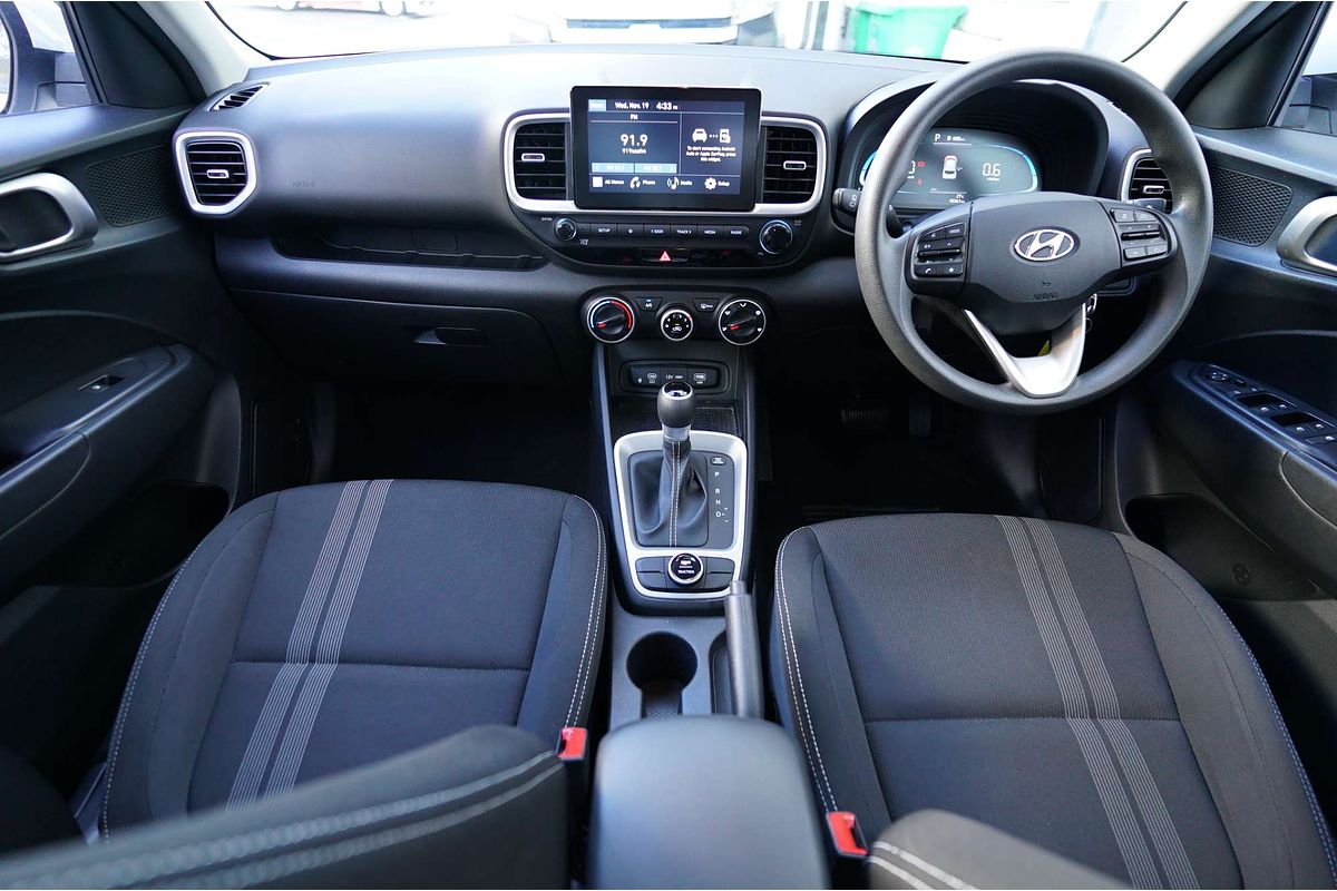 2022 Hyundai Venue VENUE  SNW5D261