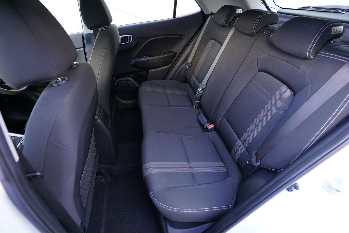 2022 Hyundai Venue VENUE  SNW5D261