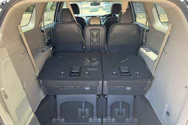 2015 Kia Carnival SLi YP
