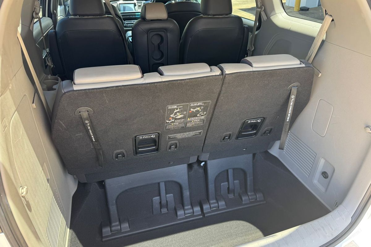 2015 Kia Carnival SLi YP
