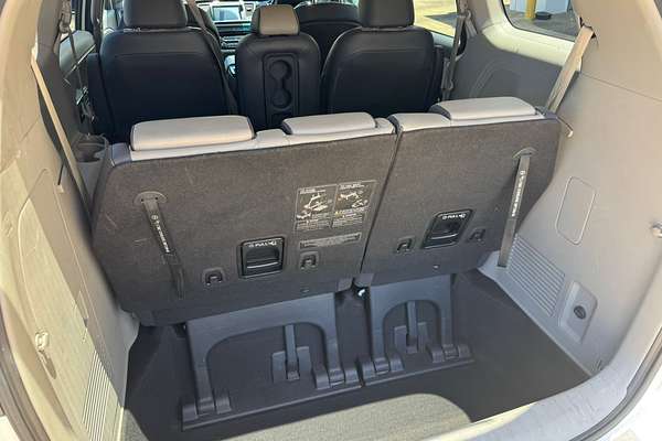 2015 Kia Carnival SLi YP