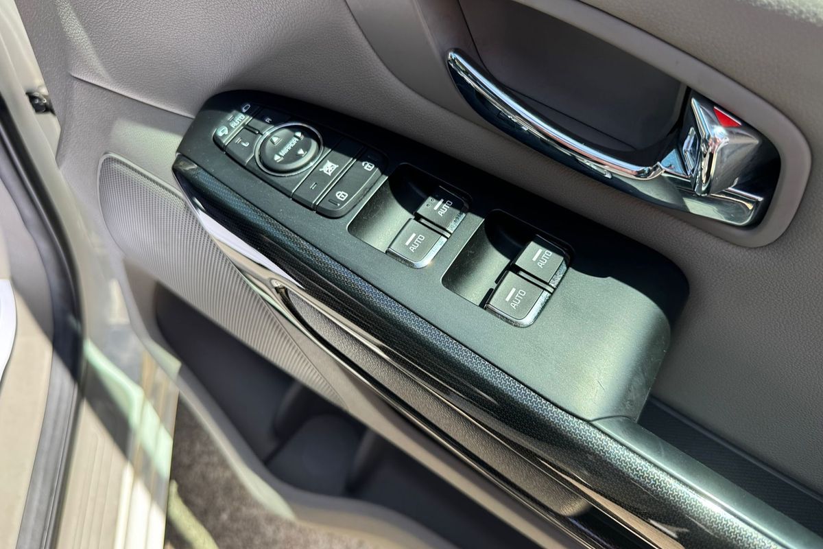 2015 Kia Carnival SLi YP