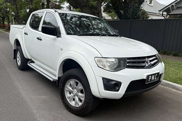 2013 Mitsubishi Triton GLX MN 4X4