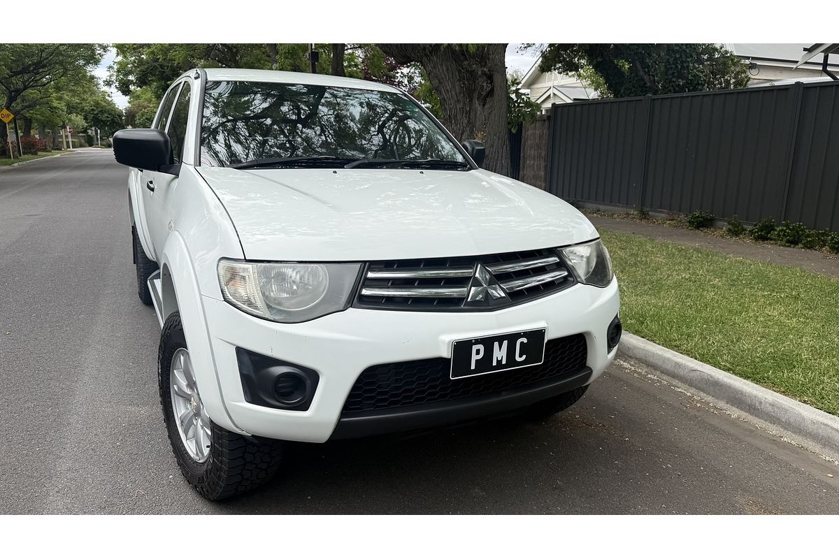2013 Mitsubishi Triton GLX MN 4X4