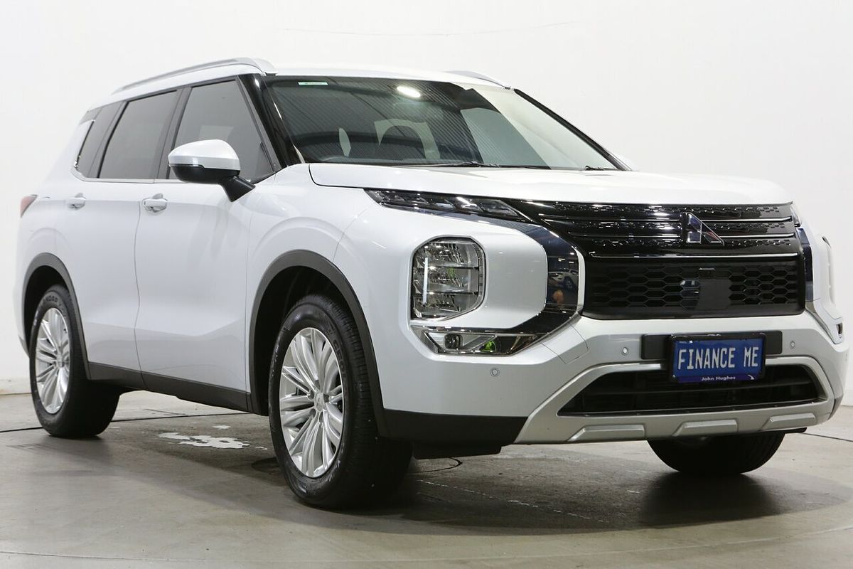 2024 Mitsubishi Outlander LS ZM