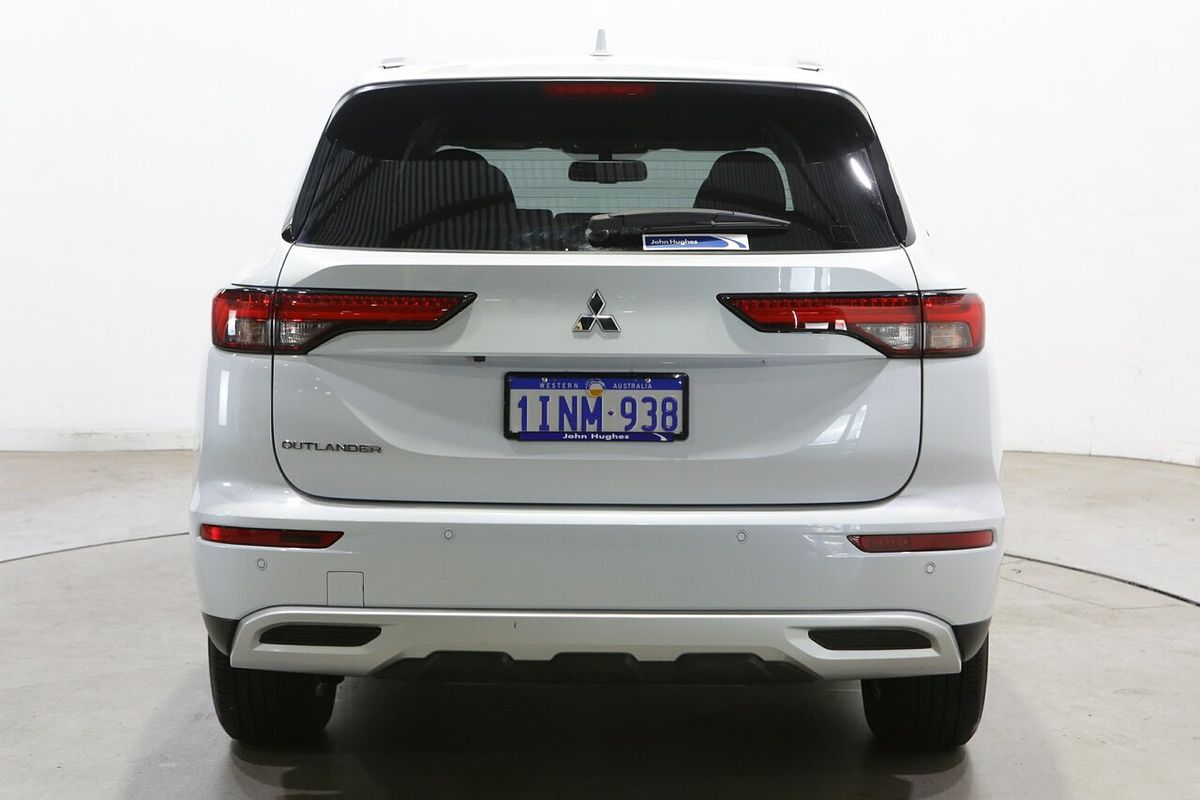 2024 Mitsubishi Outlander LS ZM