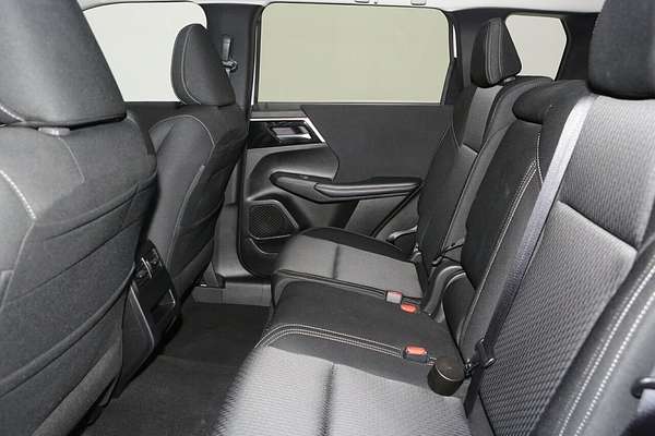 2024 Mitsubishi Outlander LS ZM